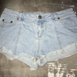 Super cute RVCA jean shorts in good condition!